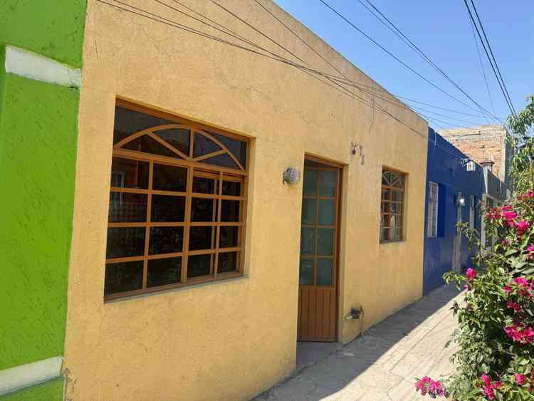casa en venta paseo abelardo garcia del fresno guadalajara jalisco pMiLNU0